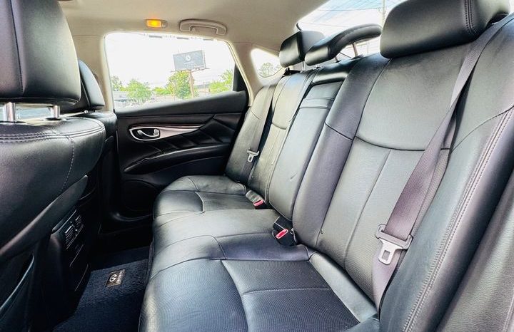 
								2014 INFINITI Q70 3.7 Sedan 4D full									